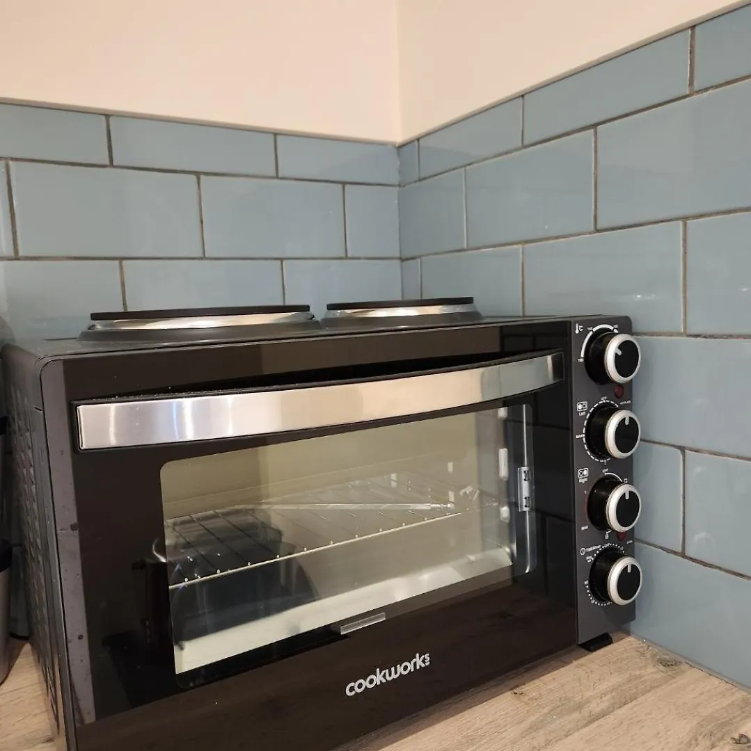 Apartment Ensuite Studio Flat Crawley-Gatwick Ifield United Kingdom